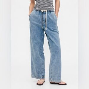 NWT Gap High Rise Pull-On Wide-Leg Jeans size S